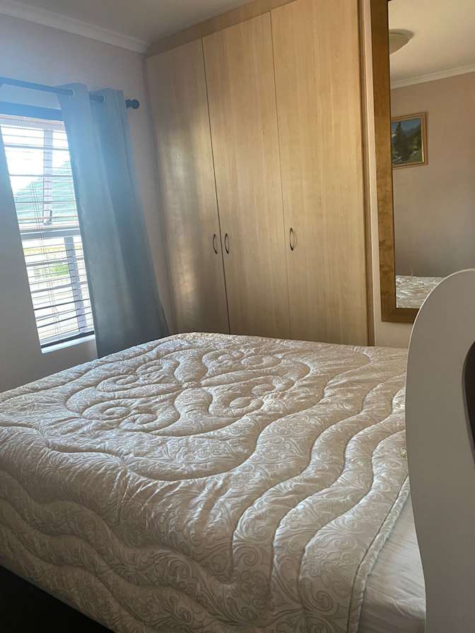 KHANYI's room