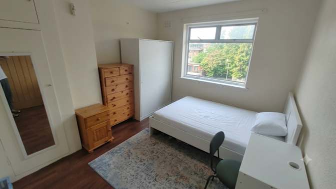 Glenn's room