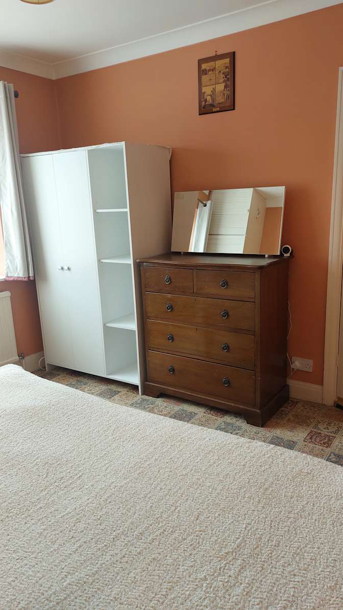 Pali's room