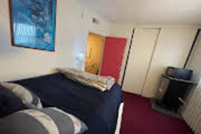 Ron's room