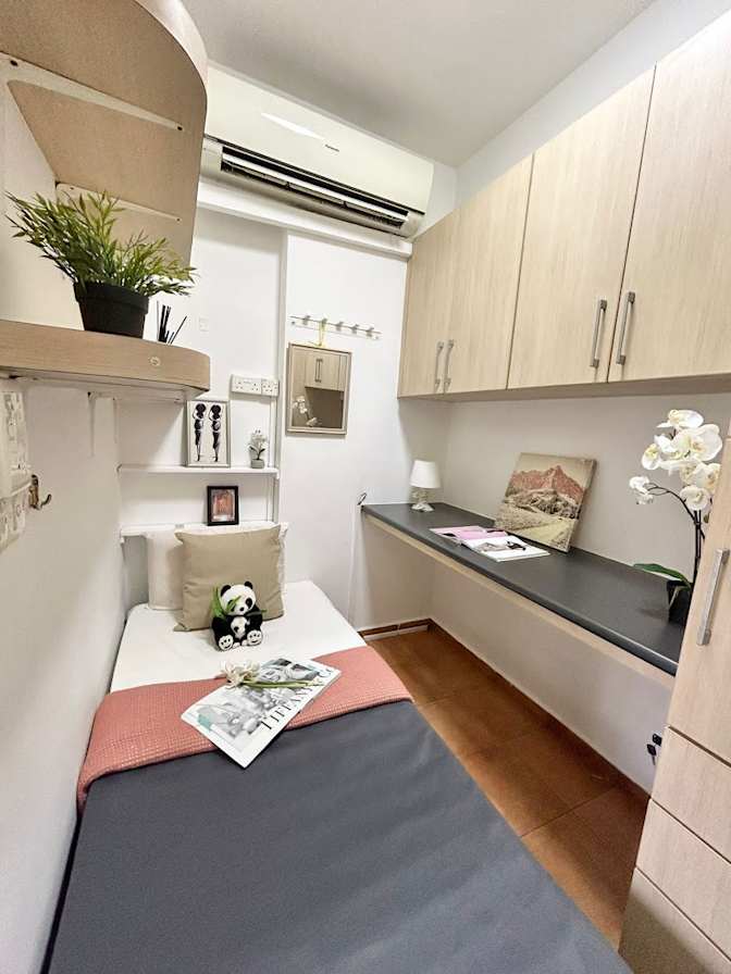 VVA EI's room