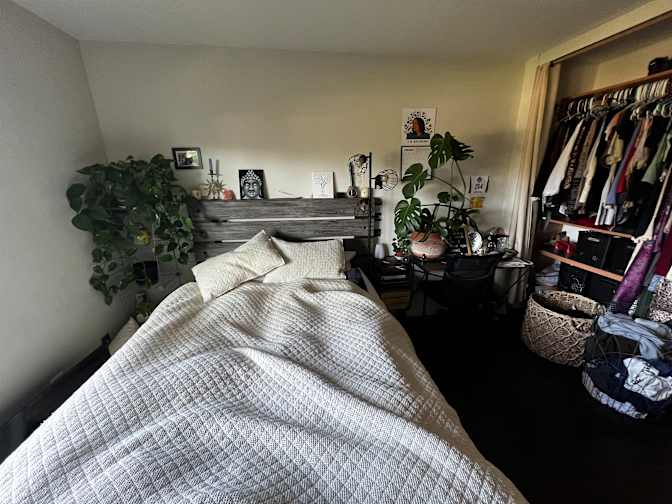 Chloe's room