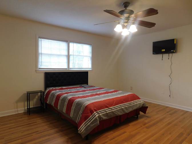 Carolina Realty Link's room