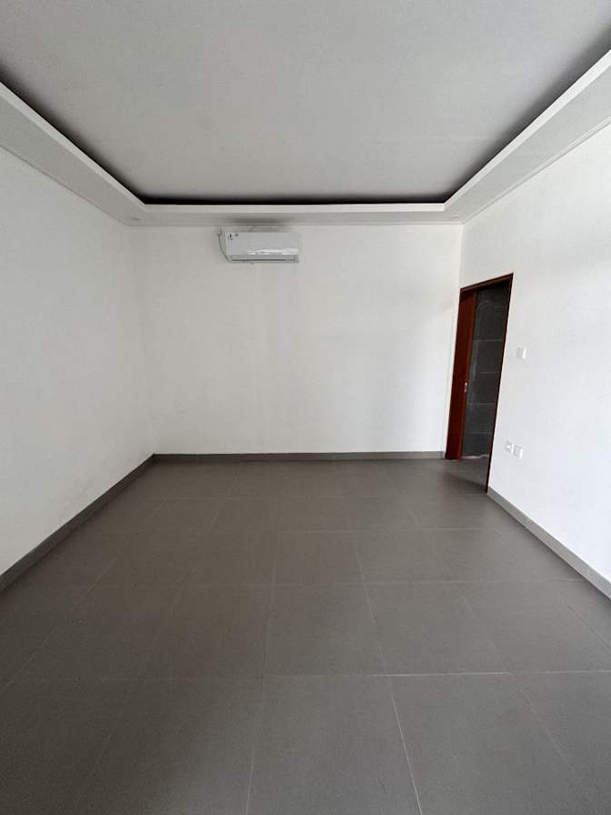 Llwazi hadebe's room