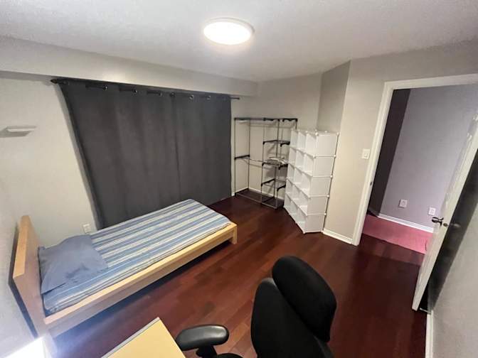 Vic's room