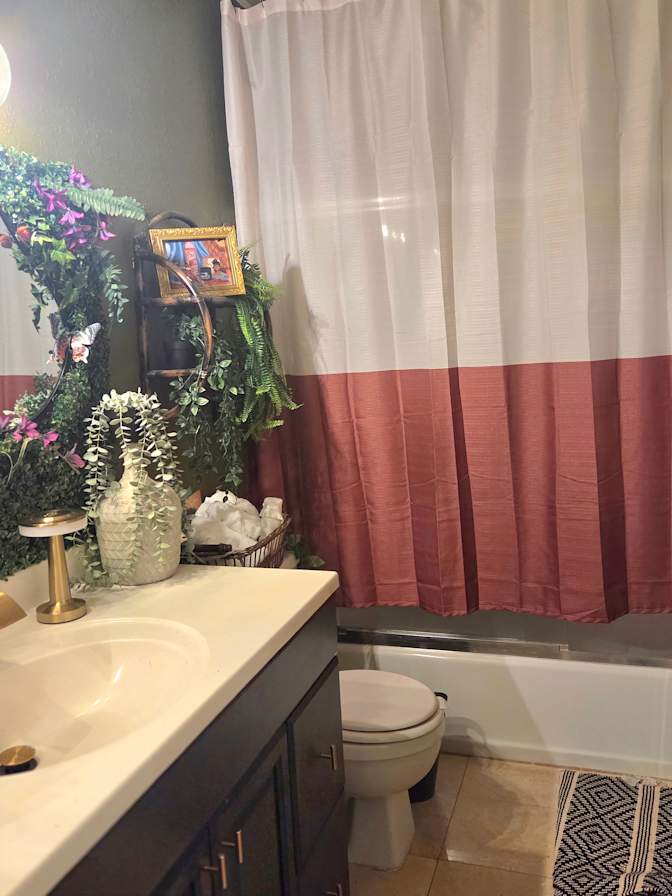 Nakaya's room