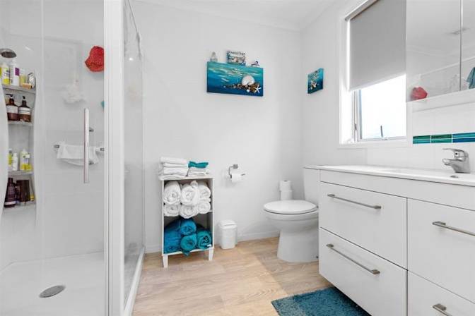 Lynn PHILLIPS's room