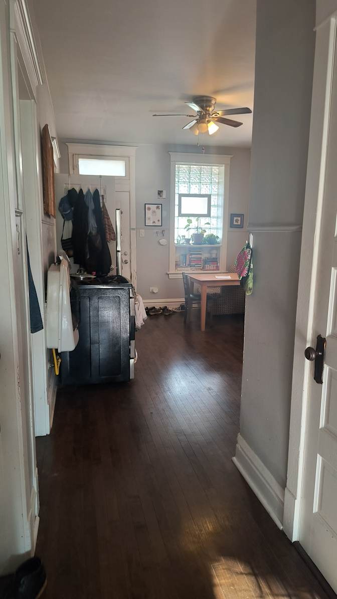 Caitlin E Ferris's room