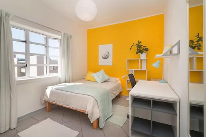 Jos Milne's room
