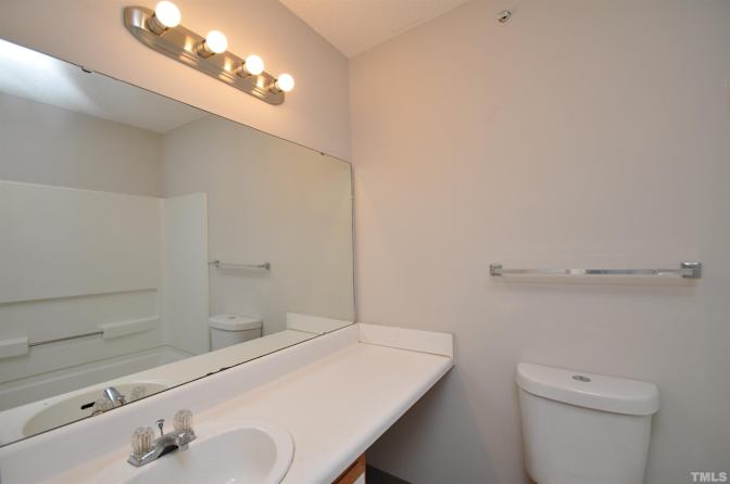 Alcove Rooms's room