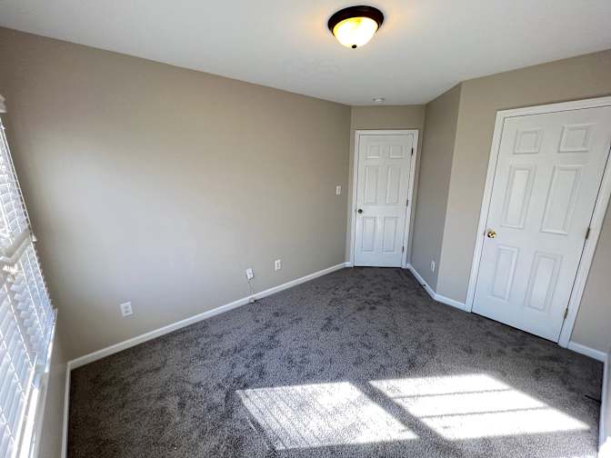 Alcove Rooms's room
