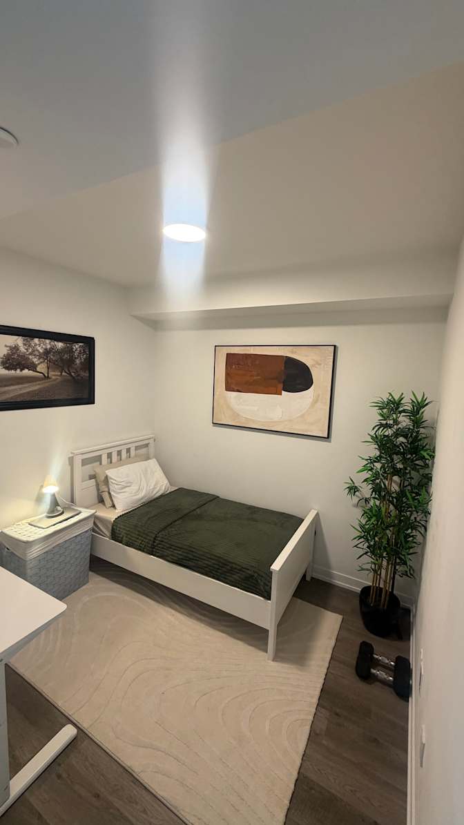 Abbshay simfukwe's room