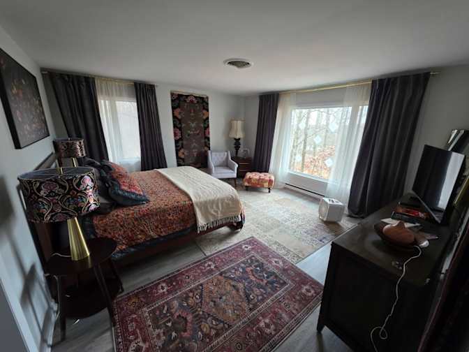 Eve's room