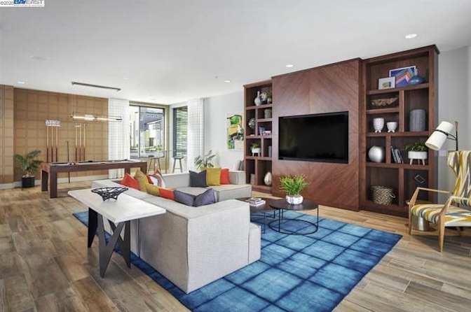 Golden Gate Rentals's room