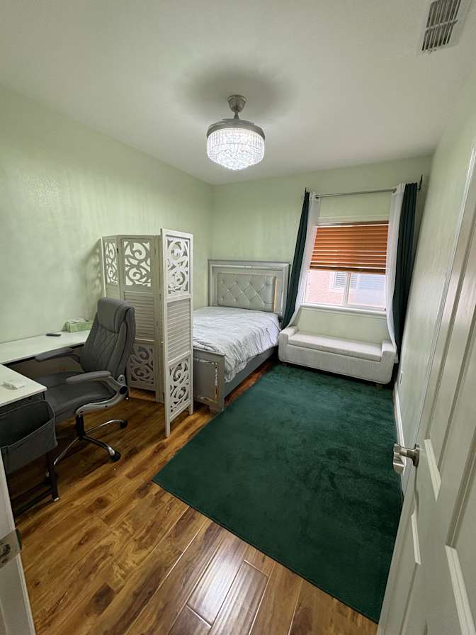 Phondara's room