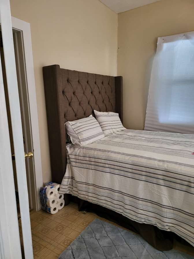 Dale's room