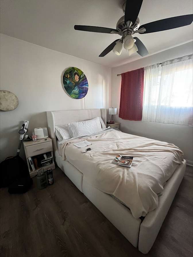 Juan's room