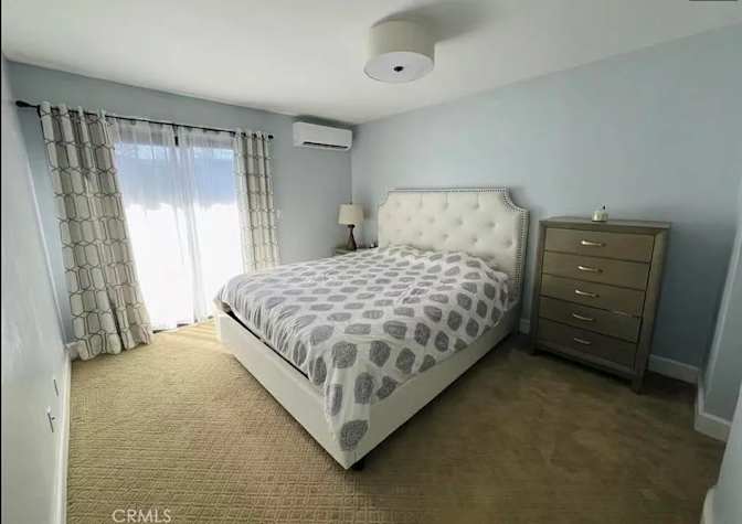 Yingzi Peng's room