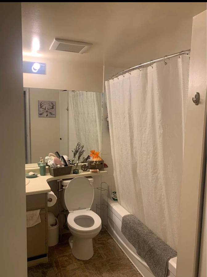 Carmen's room