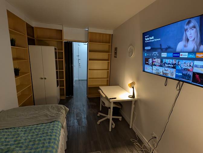 Serdar's room