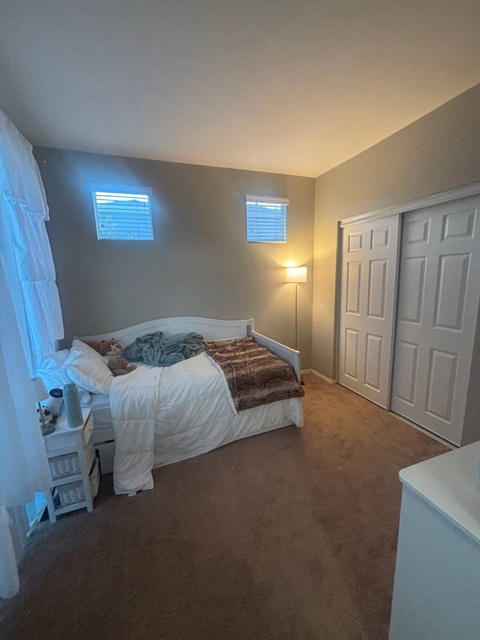 Yesenia Valdivia's room