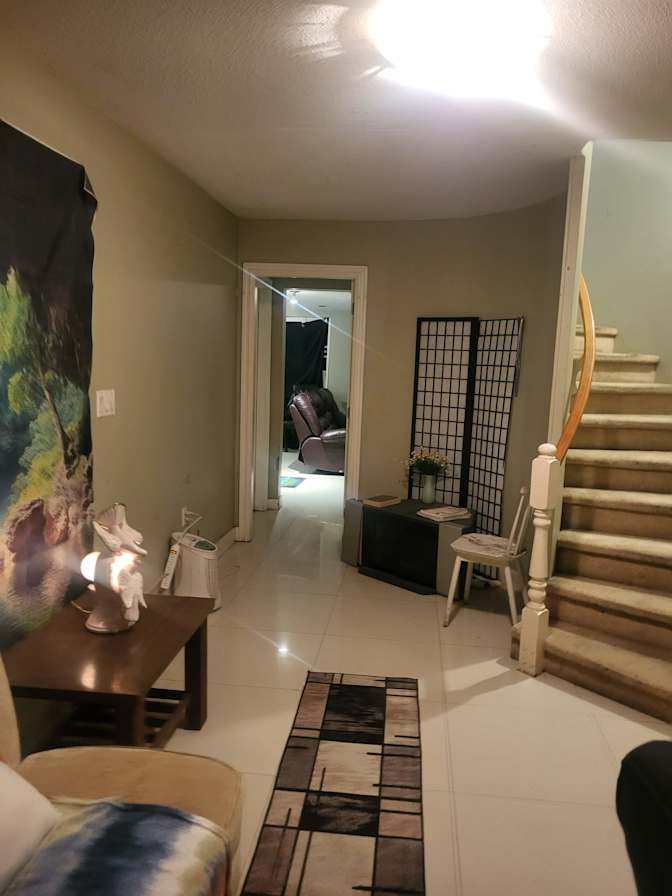 Eddy's room