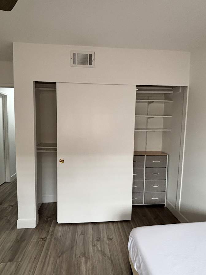 Roz N's room
