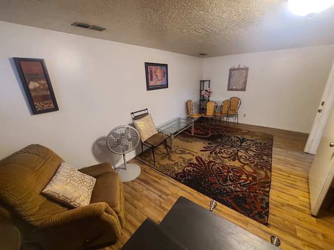 Leslie's room