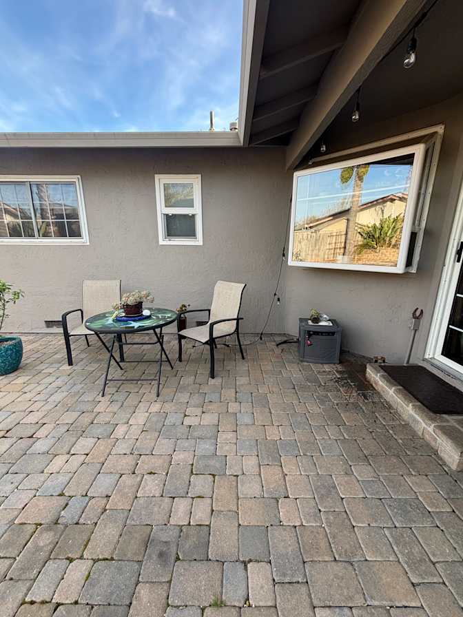 Silva's room