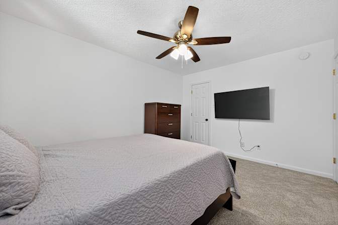 Wilson Realty & Investment Group's room