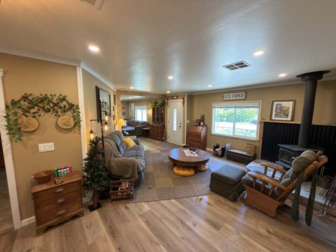 Chandra Bernd's room