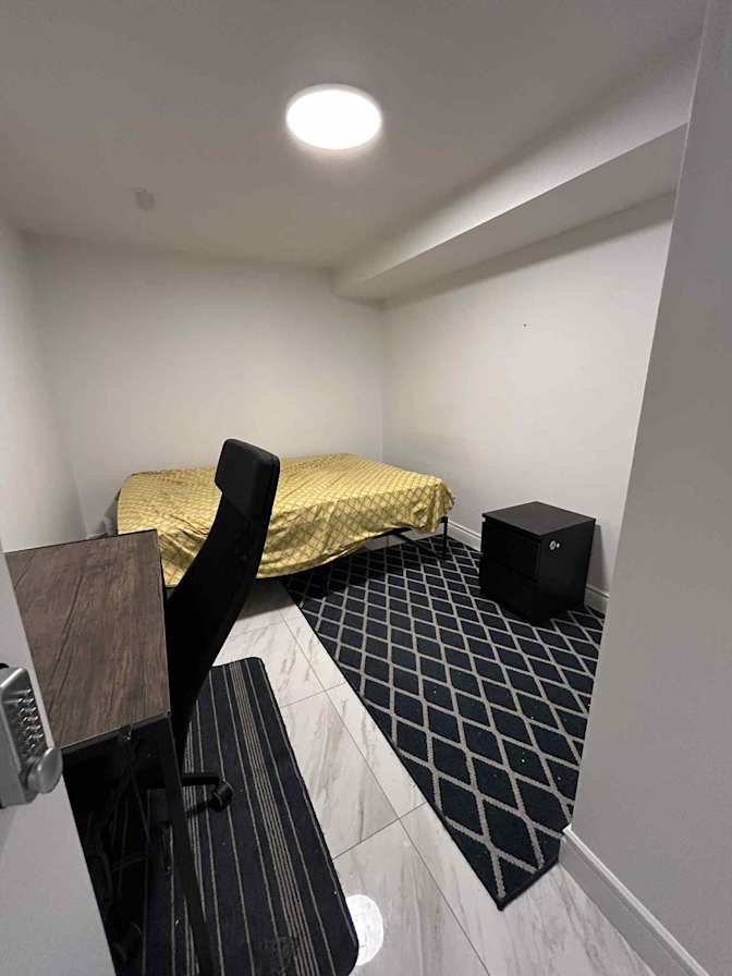 Lolo's room