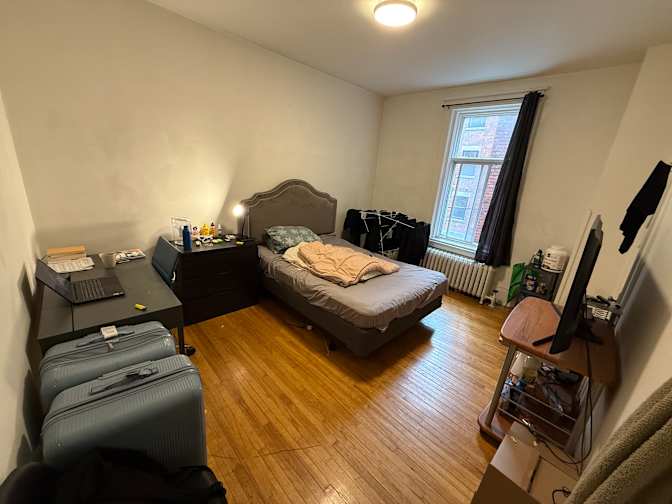 Ali's room