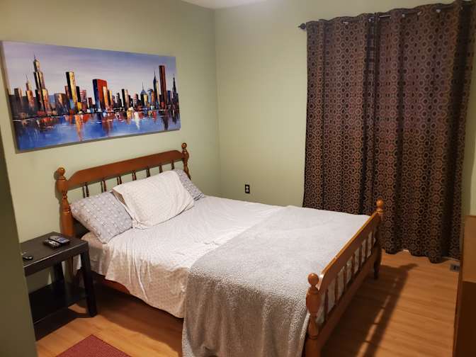 Enrique's room
