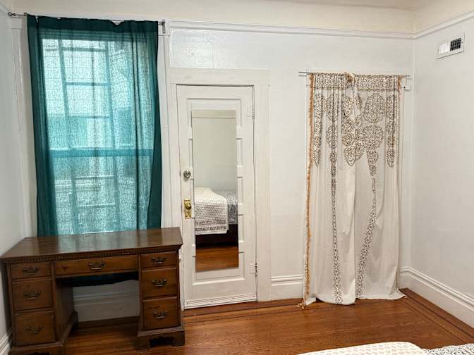 Sandy's room