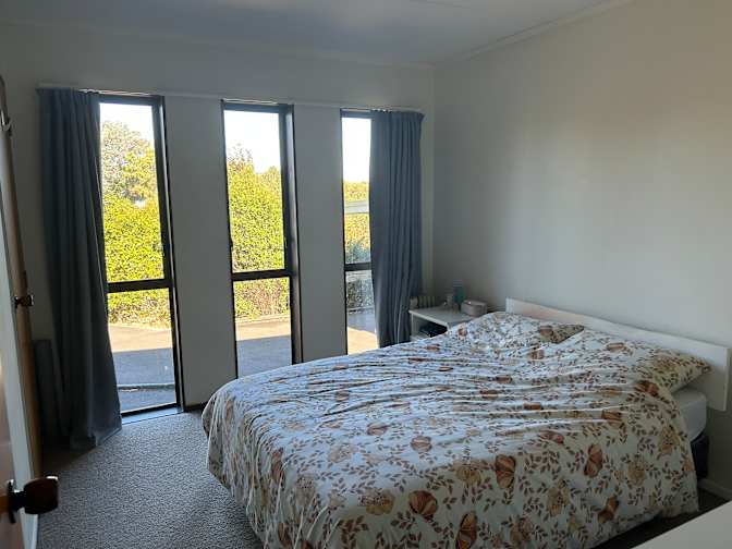 Thuluksiga Shanthinathan's room