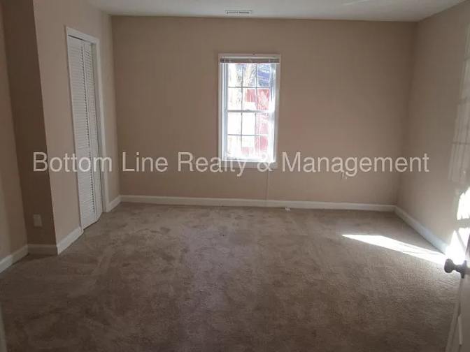 Alcove Rooms's room
