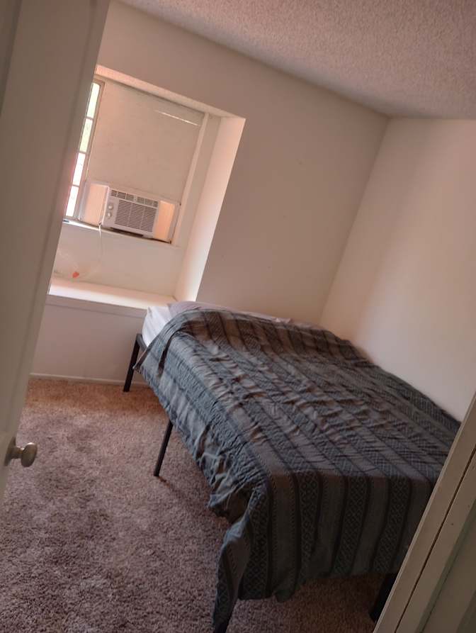Navin Arjuna's room