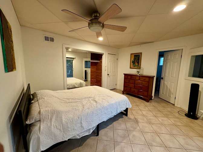 Ali's room