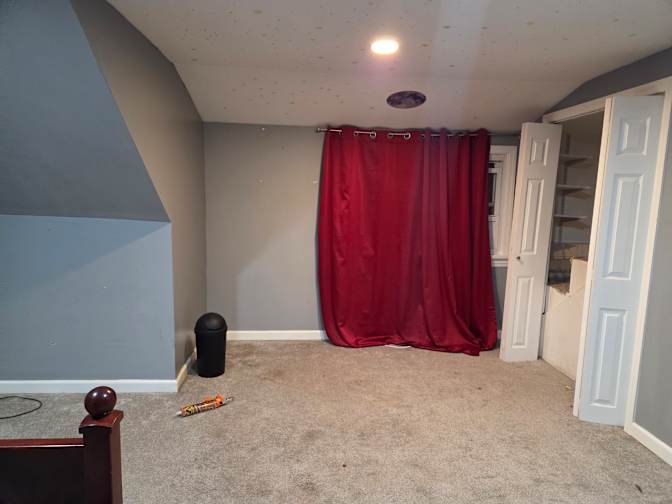 Laura mendoza's room