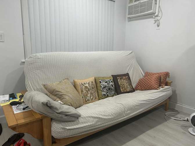 Raul's room
