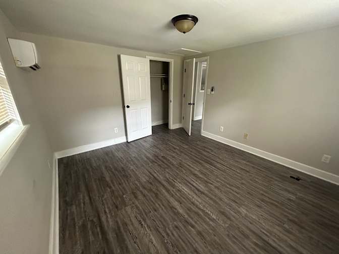 Alcove Rooms's room