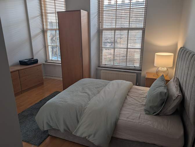 Charles J Higgins-Yi's room