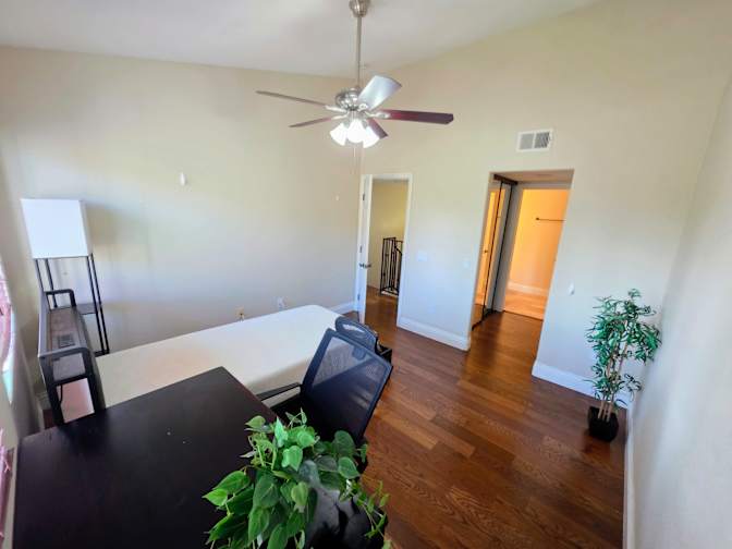 Venetian Condos's room