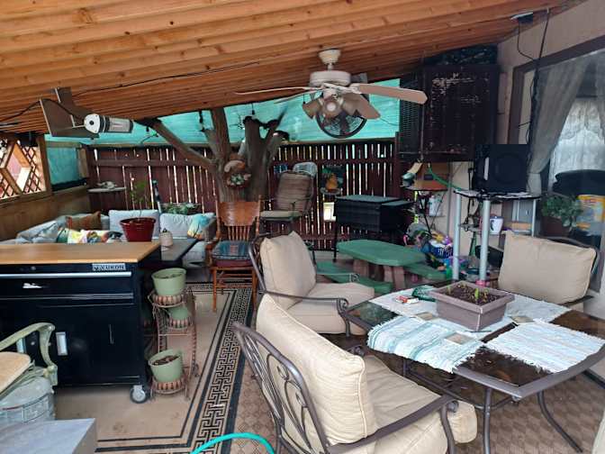Ken's room