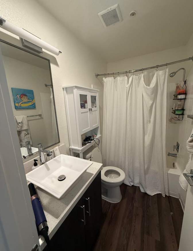 Joelle Andrien's room
