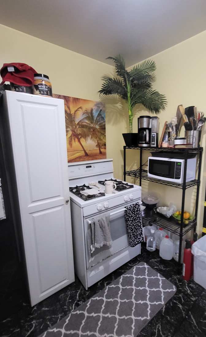 Montanatitleco.'s room