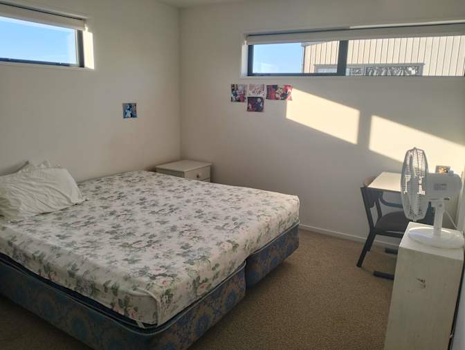 Pausina's room