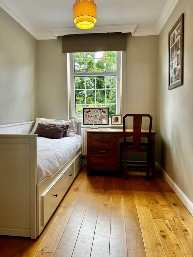 Caroline's room