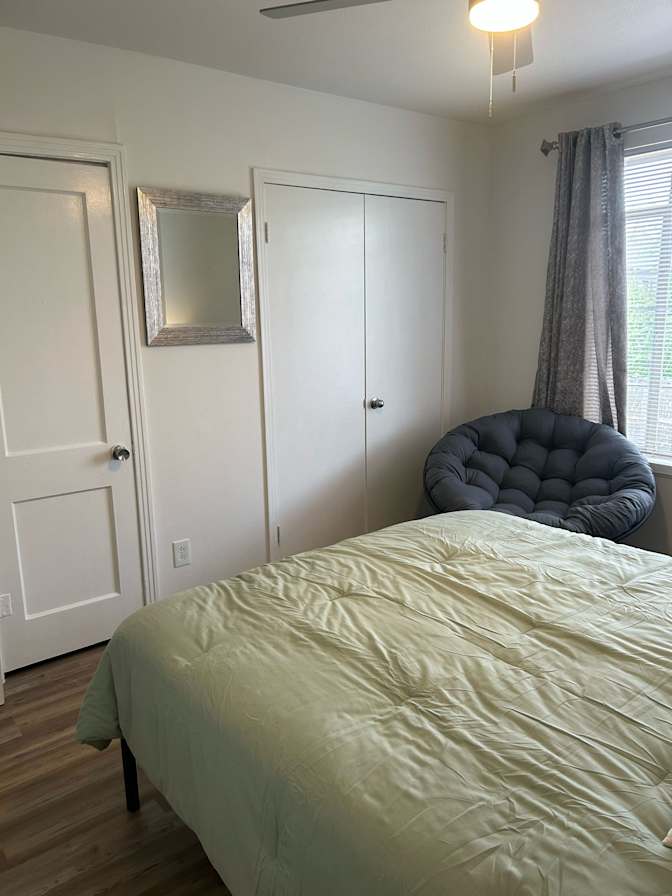 Tarik's room